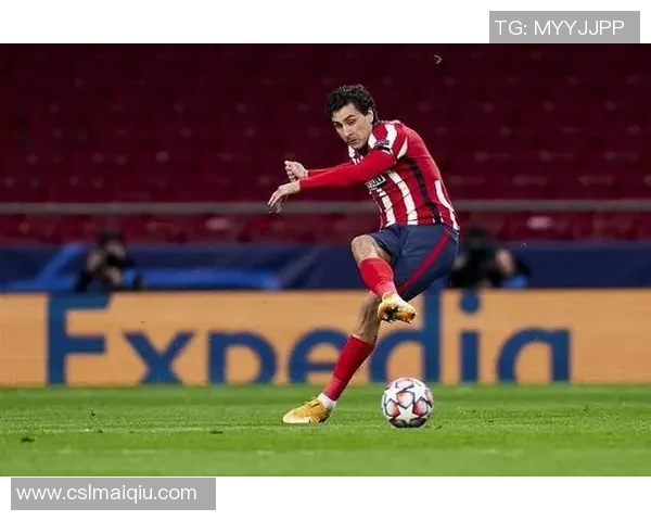 吉梅内斯强调对巴萨边路的防守重要性强调在对抗中保持强势态度