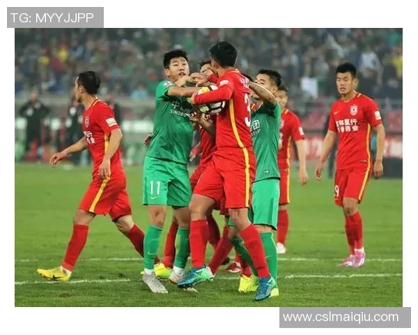 广岛外援半场结束后挑衅高天意引发双方冲突场面火爆 广岛外援半场结束后挑衅高天意引发双方冲突场面火爆